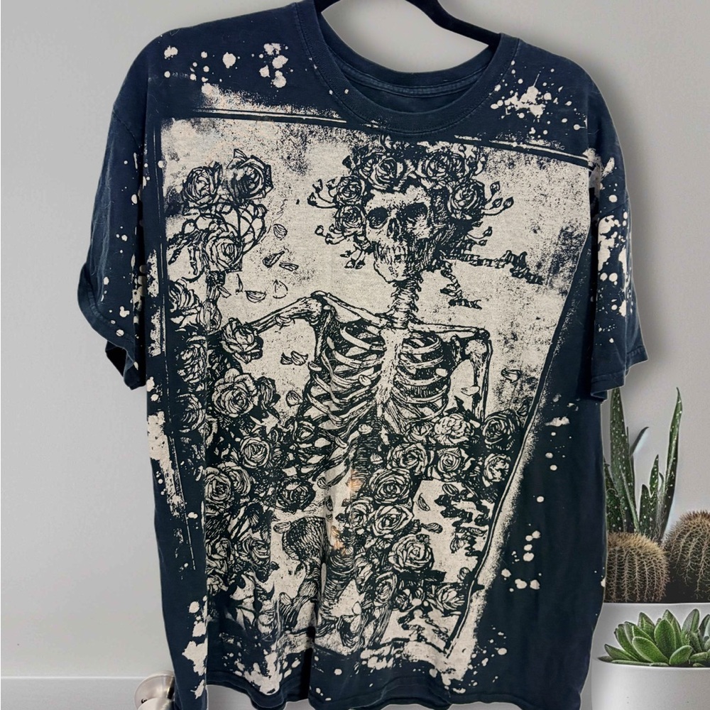 Graphic Skeleton and Roses T-Shirt